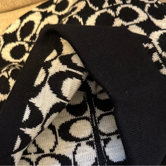 Coach Black and White Signature Scarf, hat, & mittens set NWOT - Picture 3 of 4